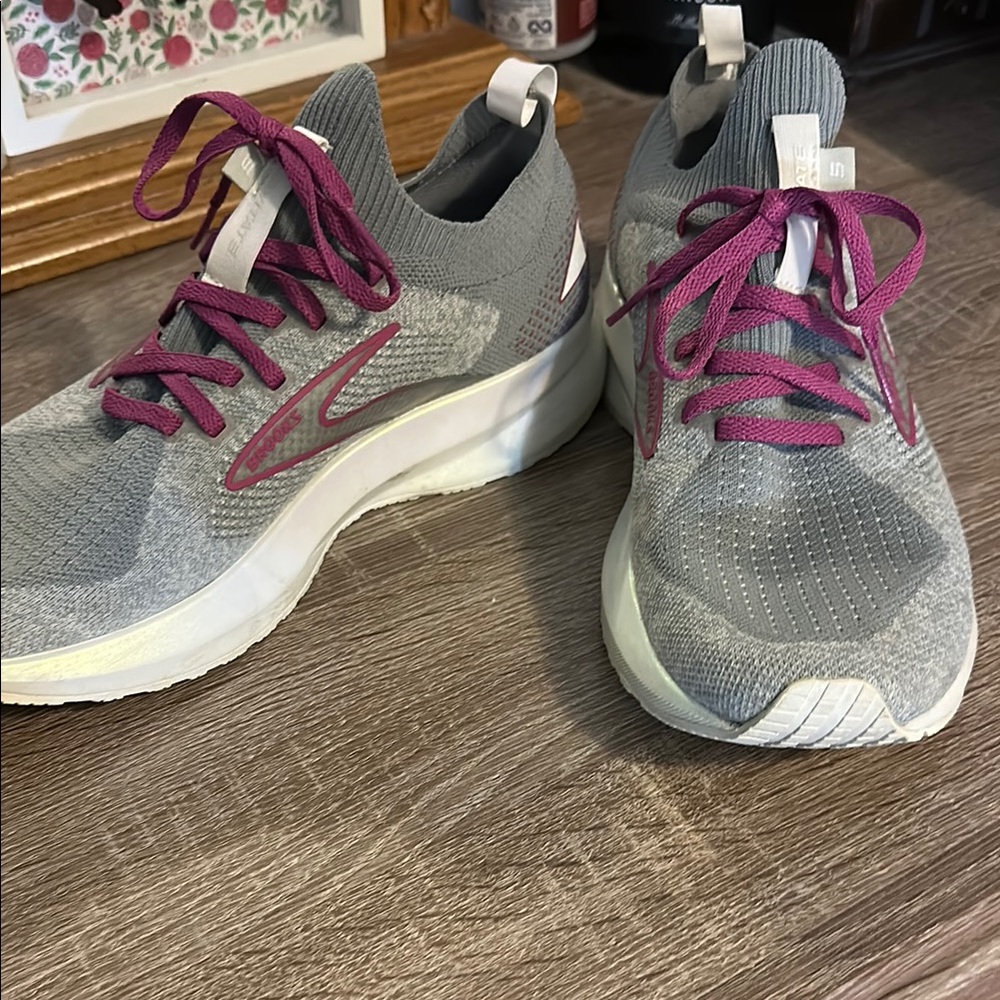 Women's Gray and Purple Athletic Shoes